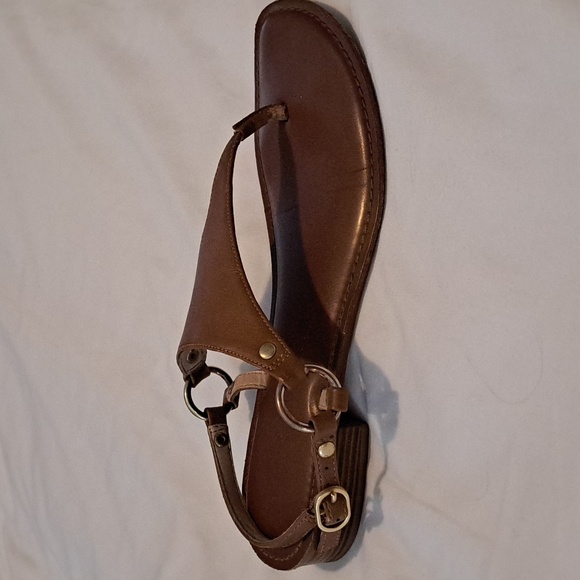 KELLY & KATIE | Sandals - Picture 2 of 2